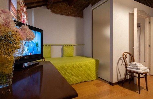 Vescovana House | Discover Agriturismo Le 4 Rose: Pet-Friendly Retreat