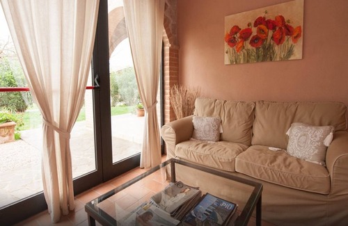 Manciano House | Delightful Agriturismo Le Cascatelle with Breakfast & Family Fun