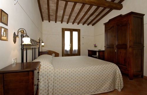 Manciano House | Delightful Agriturismo Le Cascatelle with Breakfast & Family Fun