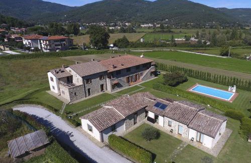 Lisciano Niccone Apartment | Relaxing Oceanfront Retreat at Agriturismo Le Fornaci