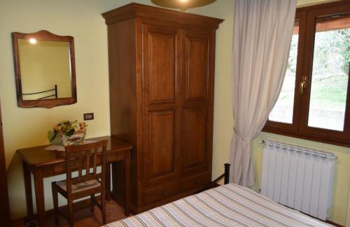 Capodimonte House | Relaxing Stay at Agriturismo Le Ginestre with Pool & Breakfast