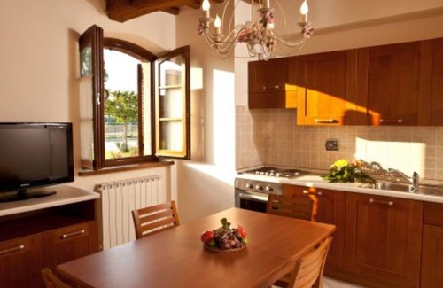 Cannara Apartment | Relax at Agriturismo Le Rondini - Apartment with Balcony