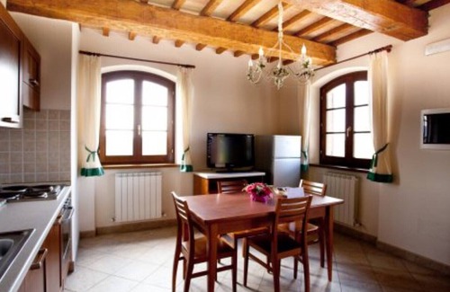 Bettona Apartment | Relaxing Stay at Agriturismo Le Rondini with Patio & Ocean View
