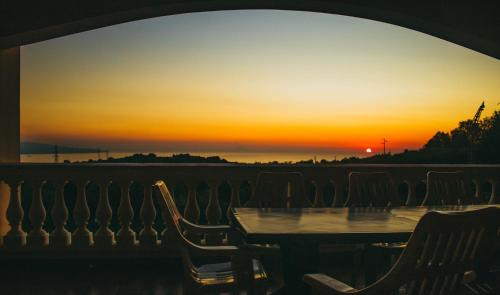 Francavilla Angitola House | Experience Agriturismo Mielita: Pool & Breakfast Awaits