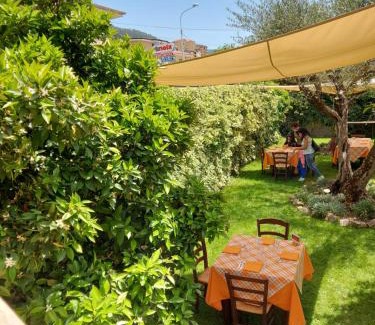 Sala Consilina Bed & Breakfast | Inviting Agriturismo Macchiapiede: Pet-Friendly Retreat