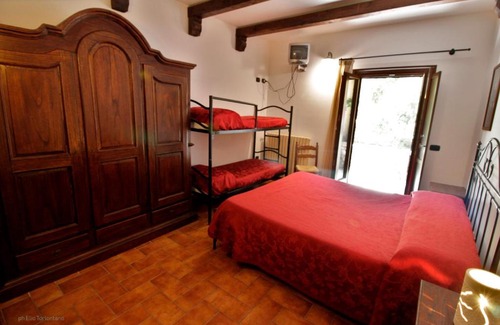 Pescasseroli House | Discover Agriturismo Maneggio Vallecupa: Pet-Friendly Retreat