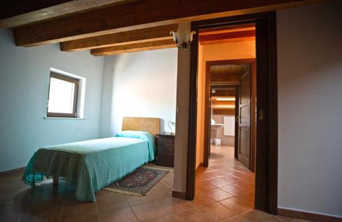 Santa Sofia dʼEpiro House | Discover Agriturismo Miracco: Pet-Friendly Retreat Awaits