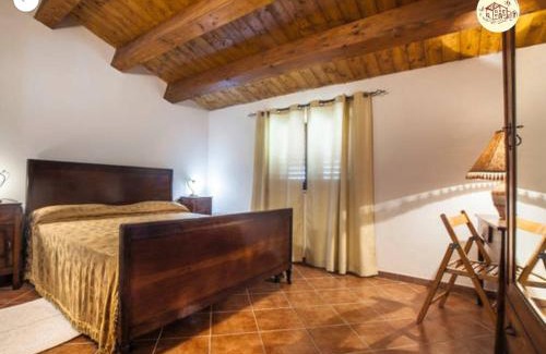 Santa Sofia dʼEpiro House | Discover Agriturismo Miracco: Pet-Friendly Retreat Awaits