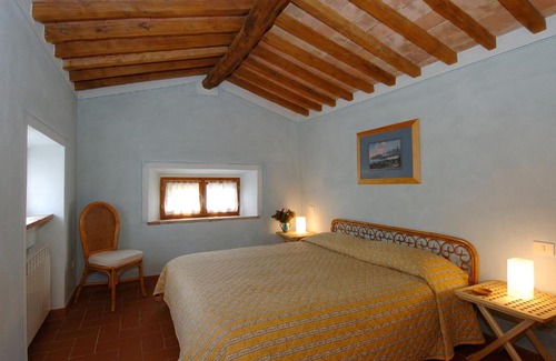 Semproniano House | Discover Agriturismo Montecchio: Oceanfront Family Escape