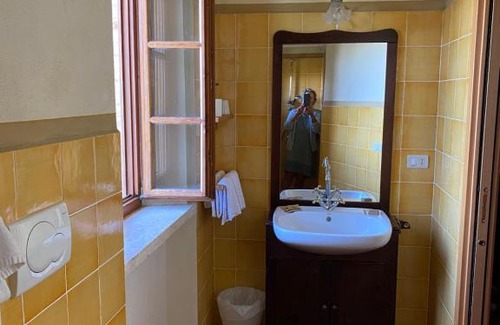 Semproniano House | Discover Agriturismo Montecchio: Oceanfront Family Escape
