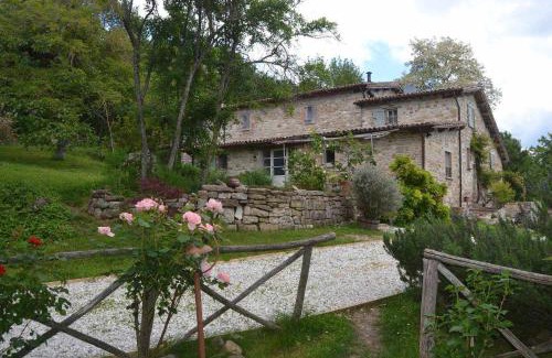 Monteluiano House | Experience Agriturismo Montesalce: Pet-Friendly Retreat