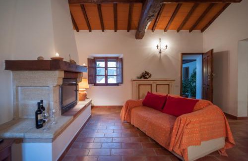 San Gimignano House | Experience Agriturismo Natura E Salute: Pool & Hot Tub