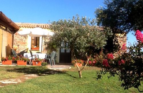 Perfugas House | Pet-Friendly Agriturismo nuraghe Putzu Canu with Hot Tub