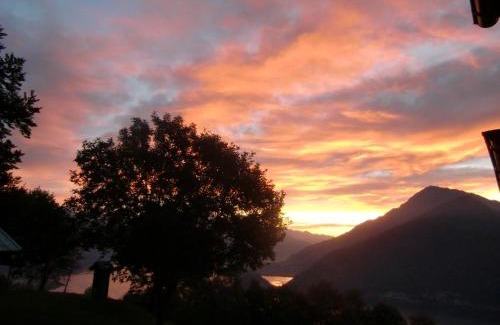 Pianello del Lario Apartment | Pet-Friendly Agriturismo Piccolo Paradiso with Ocean Views