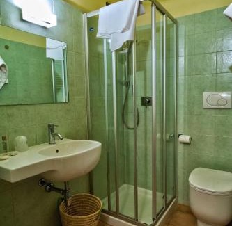 Costigliole d'Asti House | Relax at Agriturismo Podere La Piazza with Ocean Views