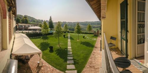 Costigliole d'Asti House | Relax at Agriturismo Podere La Piazza with Ocean Views