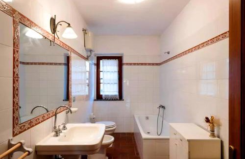 Marciano della Chiana House | Relaxing Agriturismo Podere Caggiolo with Pool & Ocean View