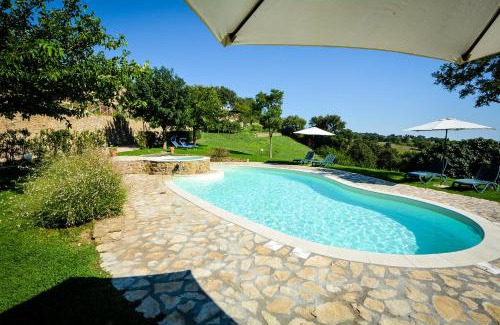 Scansano House | Idyllic Agriturismo Podere l'Aione: Oceanfront Retreat