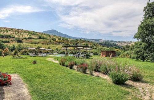 Radicofani House | Elegant Agriturismo Podere San Giorgio with Ocean Views