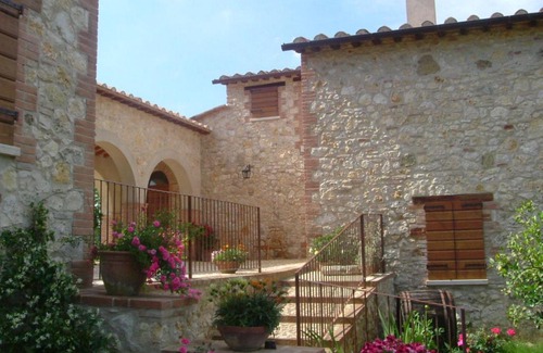 Amelia House | Discover Agriturismo Poggio Della Rosa: Pet-Friendly Retreat