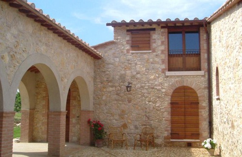 Amelia House | Discover Agriturismo Poggio Della Rosa: Pet-Friendly Retreat