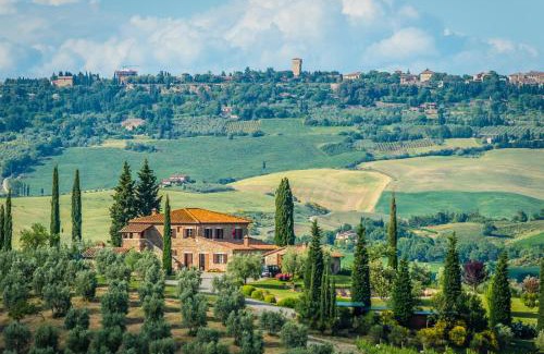 Castiglione d'Orcia Apartment | Idyllic Agriturismo Poggio Istiano with Pool & Ocean View