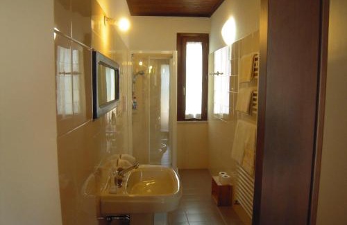 Morrovalle House | Cozy Agriturismo Ponterosa with Oceanfront Pool Access