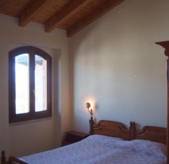 Monte House | Relaxing Agriturismo Pratello: Oceanfront Retreat with Pool