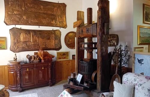 Monzambano House | Discover Agriturismo Radaméz: Family-Friendly Retreat