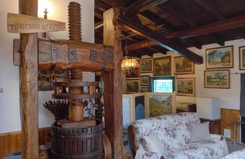 Monzambano House | Discover Agriturismo Radaméz: Family-Friendly Retreat