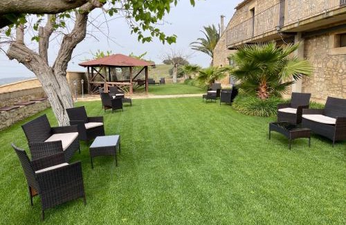 Caltagirone House | Discover Agriturismo Russa Belladonna: Rated 9.1/10, Pet Friendly