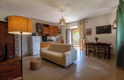 Pomarance Bed & Breakfast | Relaxing Agriturismo San Carlo: Poolside Apartment & Garden