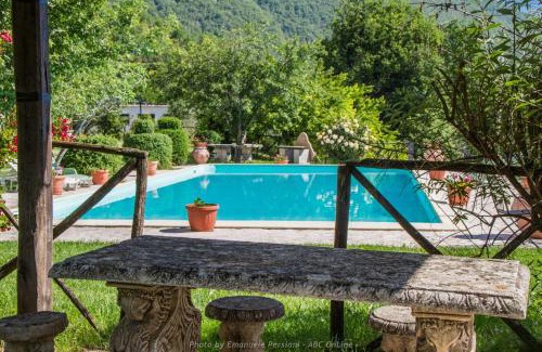 Cerreto di Spoleto House | Cozy Agriturismo Santa Serena: Pet-Friendly with Ocean Views