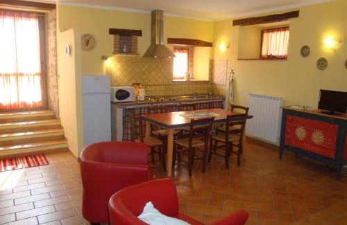 Monteluiano House | Idyllic Oceanfront Farm Stay Agriturismo Semidimela