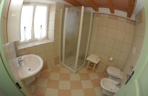 Rivoli Veronese House | Exceptional Agriturismo Sol De Montalto: Family & Pet Friendly