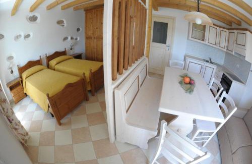 Rivoli Veronese House | Exceptional Agriturismo Sol De Montalto: Family & Pet Friendly