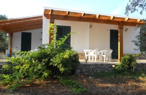 Torre Vado House | Pet-Friendly Oceanfront Retreat at Agriturismo Specchiarussa