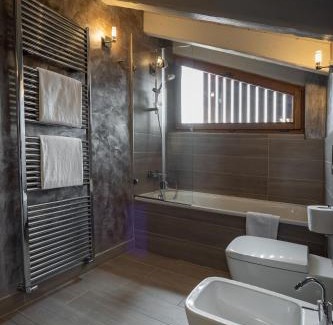 Pianello del Lario House | Beachfront Escape at Agriturismo Treterre - Rated 9.6/10