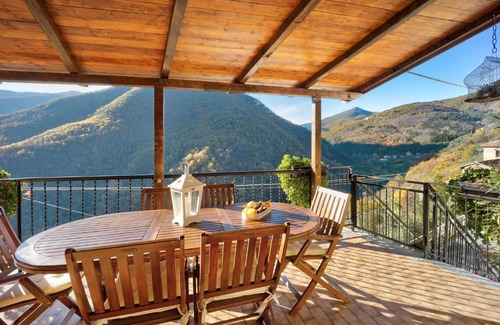 Nasino House | Delightful Da Nonna Annetta: Pet-Friendly & Wheelchair Access