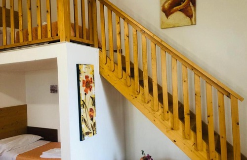 Chiaramonte Gulfi Bed & Breakfast | Pet-Friendly Agriturismo Valle di Chiaramonte with Pool