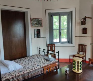 Cadegliano-Viconago House | Discover Agriturismo Villa Brugolta: Pet-Friendly Retreat