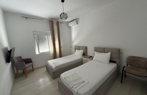 Berat Apartment | Exceptional Agron Apartament: Child-Friendly Retreat
