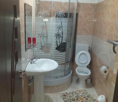 Bratovoesti House | Highly Rated Agropensiunea GIURCA: Pet & Child Friendly Stay