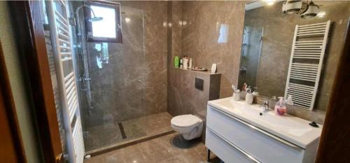 Baia-Sprie House | Family-Friendly Agropensiunea Hareta with Relaxing Hot Tub