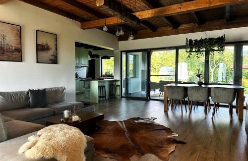 Baia-Sprie House | Guest Favorite: Agropensiunea La Gradina - 4-Star Retreat