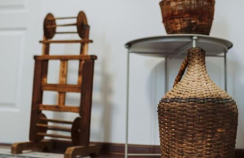 Cupseni Villa | Discover Agropensiunea Pe Poderei with Cozy Fireplace