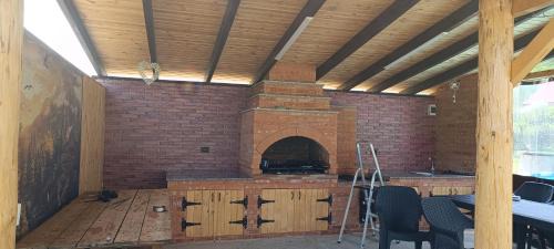 Orastioara de Sus House | Discover AGROPENSIUNEA ZAMOLXIS: Family-Friendly Retreat