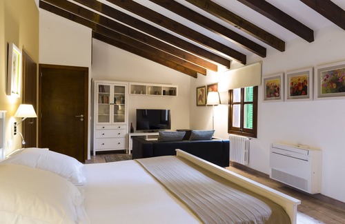 Ses Alqueries House | Relax at Sa Torre de Santa Eugènia with Pool & Ocean Views