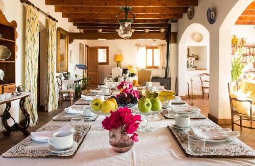 Porreres House | Discover Agroturismo Can Feliu: 4-Star Pet-Friendly Retreat