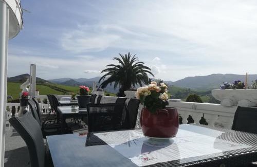 Olaskoegia House | Exceptional Agroturismo Pagoederraga: Family-Friendly Retreat